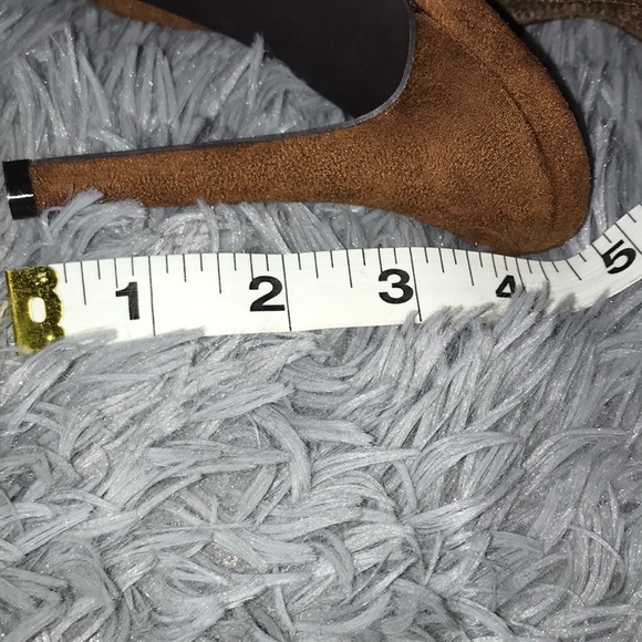 Brown lace up over the knee boots - Picture 7 of 9